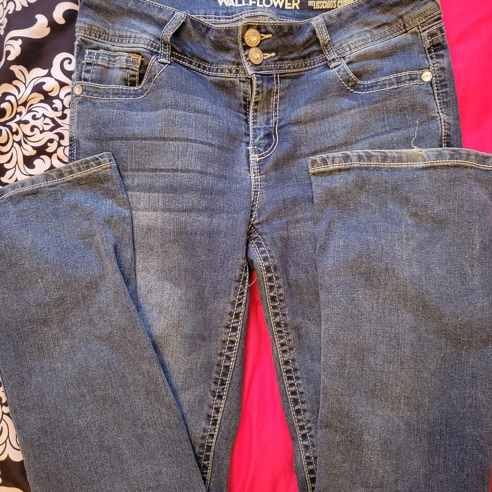 Wallflower Women's Classic Blue Boot Cut Jeans